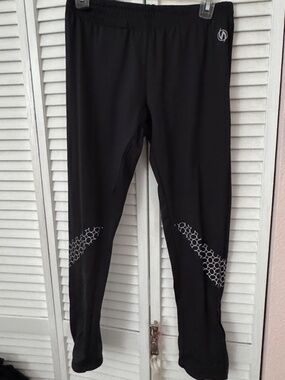 illumiNITE Black Activewear Leggings - Size L